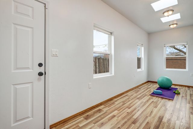 2401 Kestrel Court NW, Albuquerque, NM 87107