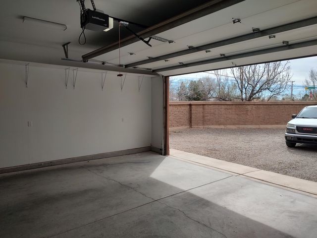 2401 Kestrel Court NW, Albuquerque, NM 87107