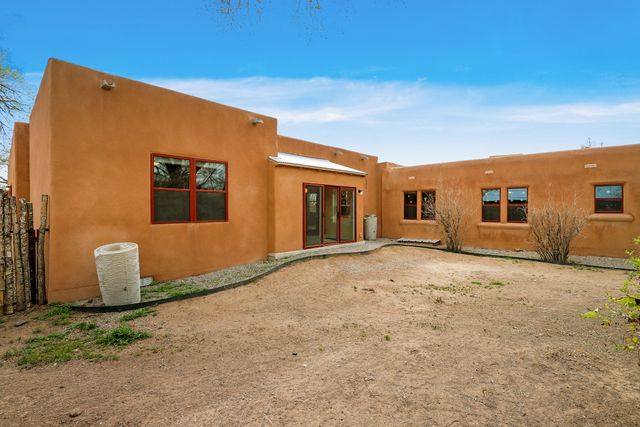 2401 Kestrel Court NW, Albuquerque, NM 87107