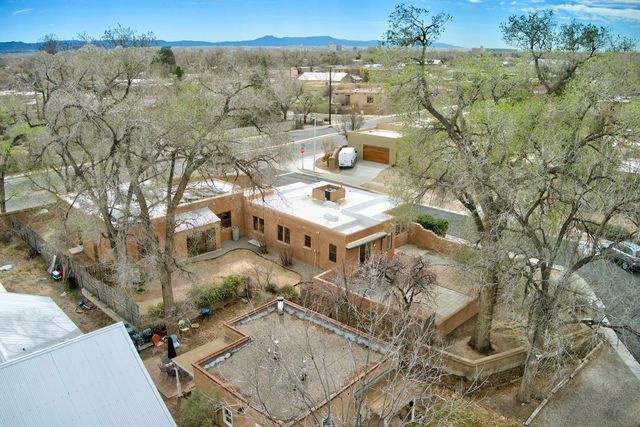 2401 Kestrel Court NW, Albuquerque, NM 87107