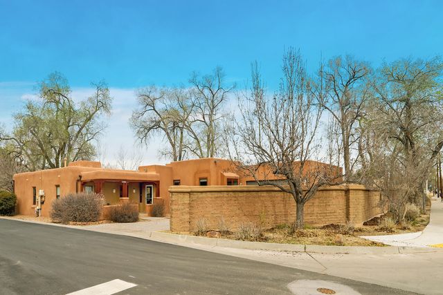 2401 Kestrel Court NW, Albuquerque, NM 87107