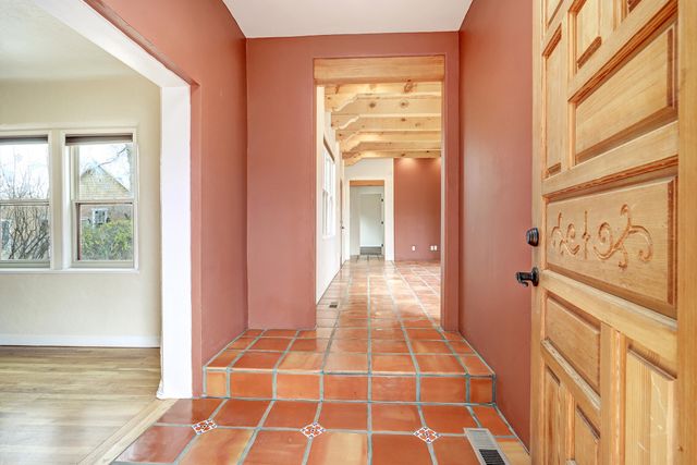 2401 Kestrel Court NW, Albuquerque, NM 87107