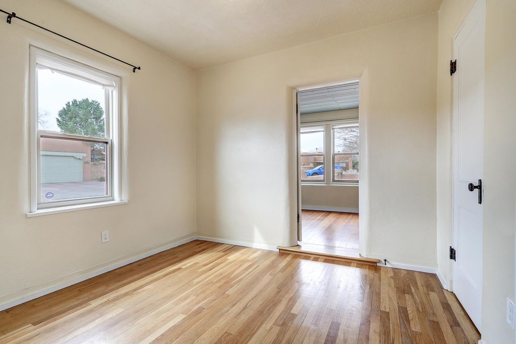 Image 28 of property listing at 2401 Kestrel Court NW, Albuquerque, NM 87107