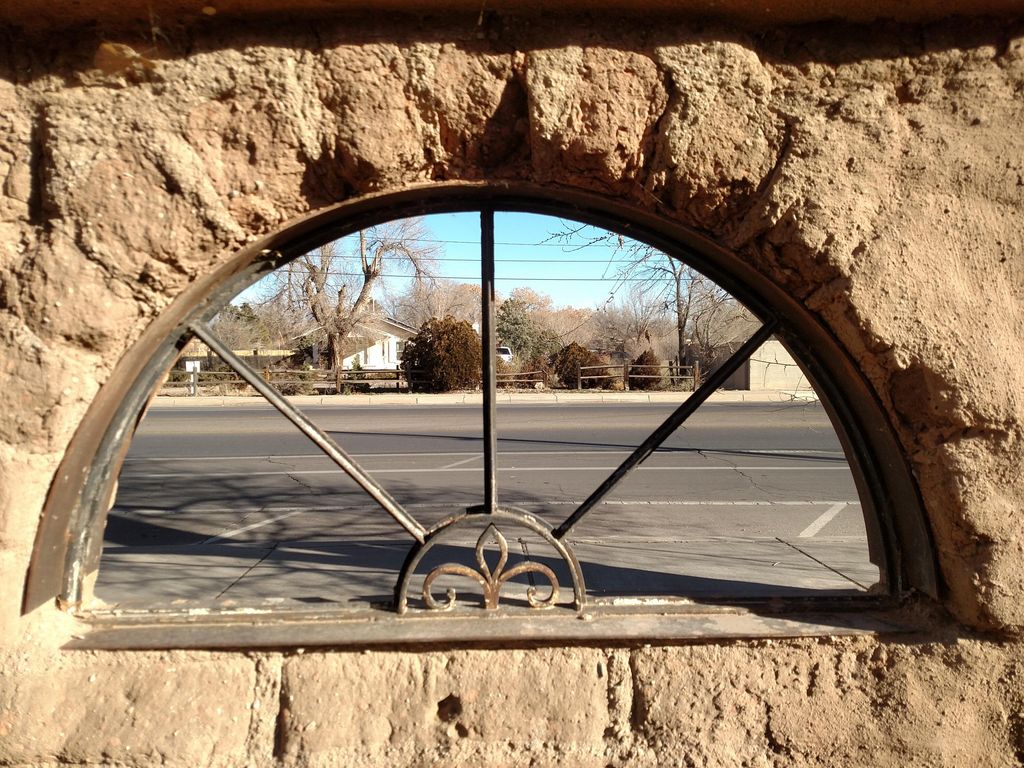 Image 43 of property listing at 2401 Kestrel Court NW, Albuquerque, NM 87107