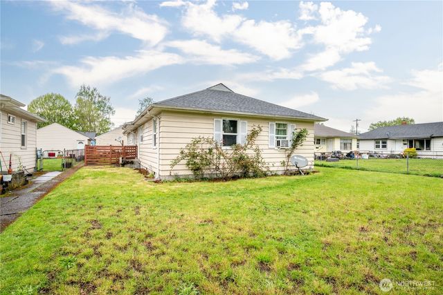 1015 17th, Longview, WA 98632
