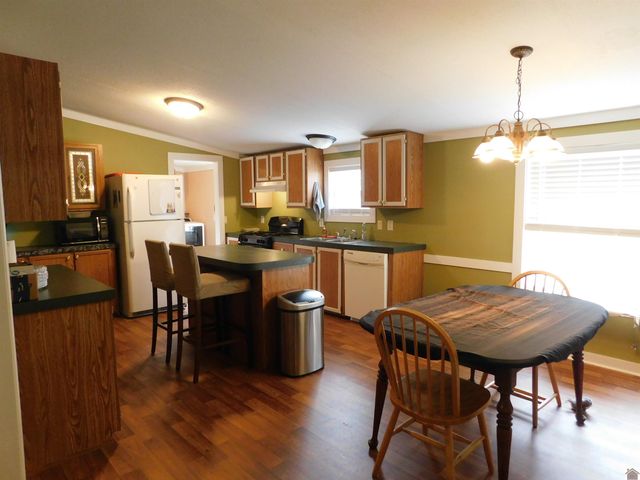 791 New Harmony Rd., Benton, KY 42025