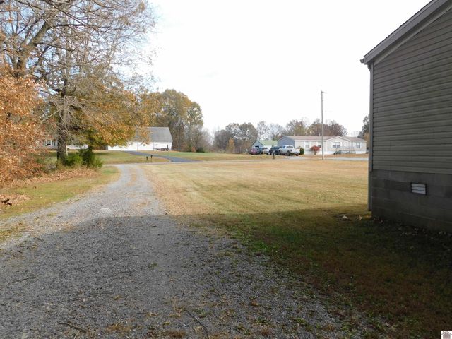 791 New Harmony Rd., Benton, KY 42025