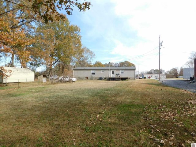 791 New Harmony Rd., Benton, KY 42025