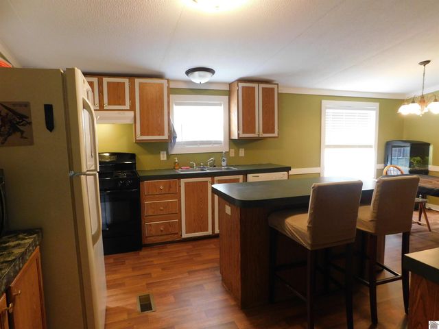 791 New Harmony Rd., Benton, KY 42025