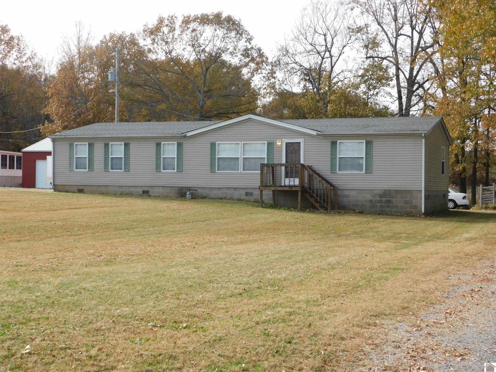 791 New Harmony Rd., Benton, KY 42025