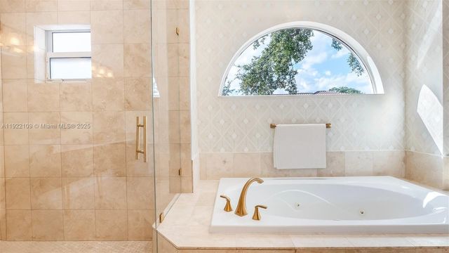 3559 Forest View Cir, Dania Beach, FL 33312