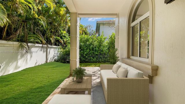 3559 Forest View Cir, Dania Beach, FL 33312