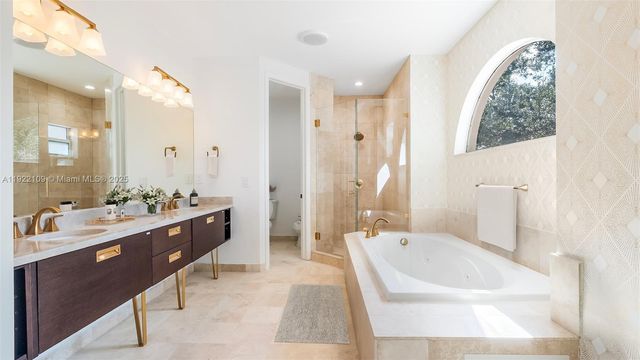 3559 Forest View Cir, Dania Beach, FL 33312