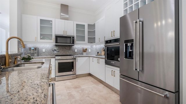 3559 Forest View Cir, Dania Beach, FL 33312