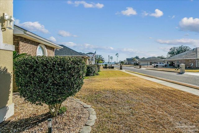 1777 Ravenna Dr, Navarre, FL 32566