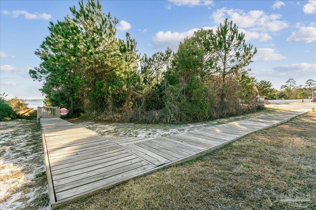 1777 Ravenna Dr, Navarre, FL 32566