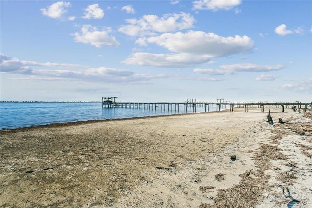 1777 Ravenna Dr, Navarre, FL 32566