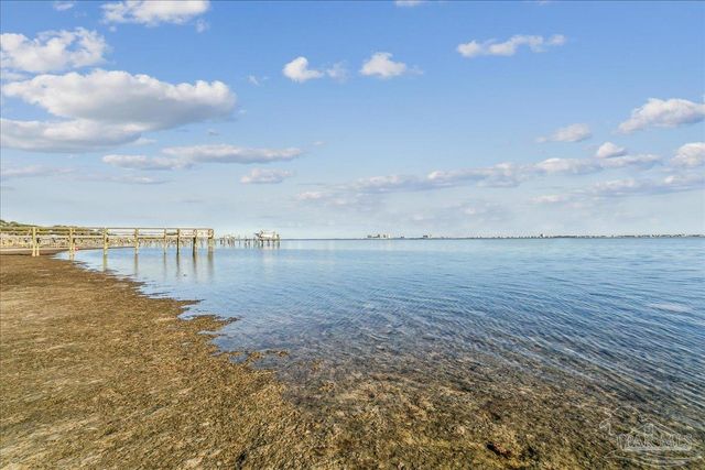 1777 Ravenna Dr, Navarre, FL 32566