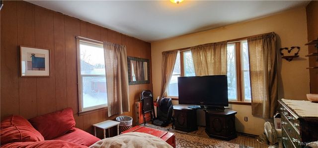 55 Chapel Street, Lockport City, NY 14094