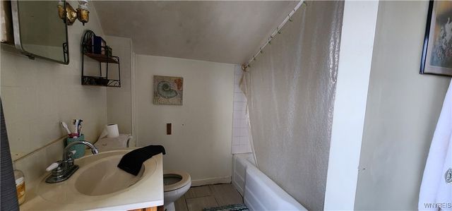 55 Chapel Street, Lockport City, NY 14094