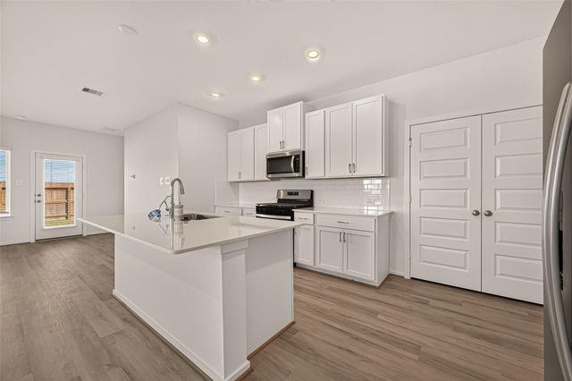5719 Adamite Way, Houston, TX 77048