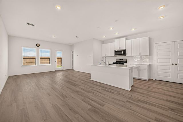 5719 Adamite Way, Houston, TX 77048
