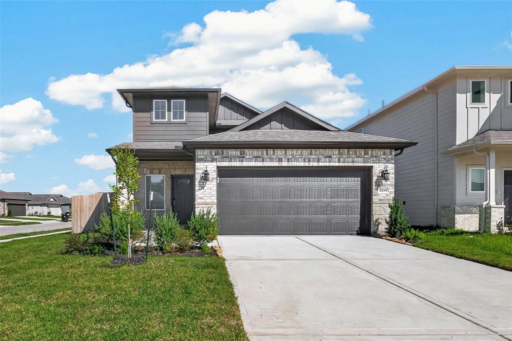5719 Adamite Way, Houston, TX 77048