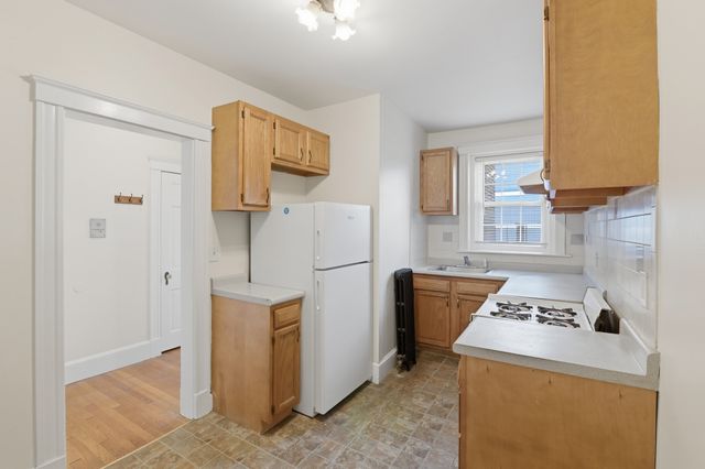 17 Greenleaf Street 12, Quincy, MA 02169