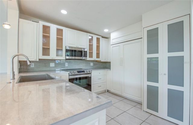 10276 121ST AVENUE, Largo, FL 33773