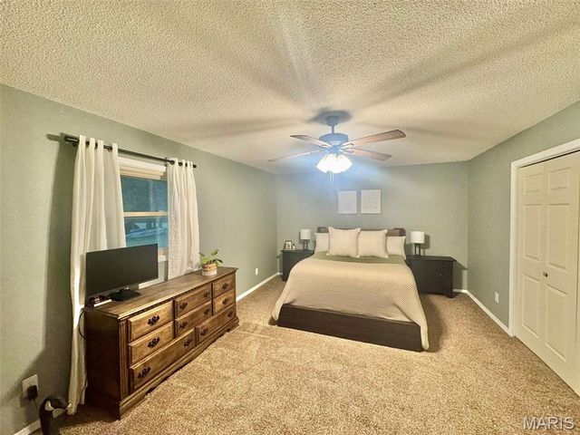 49374 Laura Drive, Hannibal, MO 63401