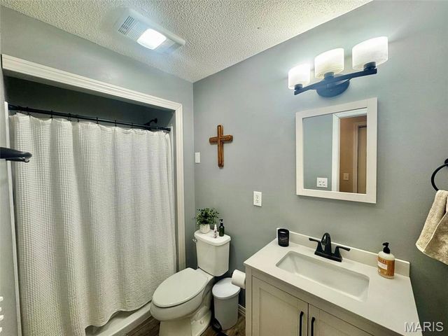 49374 Laura Drive, Hannibal, MO 63401