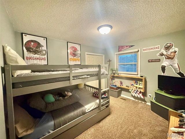 49374 Laura Drive, Hannibal, MO 63401