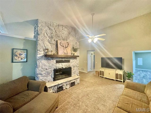 49374 Laura Drive, Hannibal, MO 63401