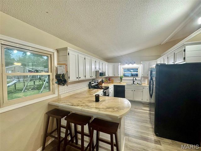 49374 Laura Drive, Hannibal, MO 63401