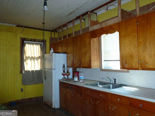 702 Rosedale Avenue, Claxton, GA 30417