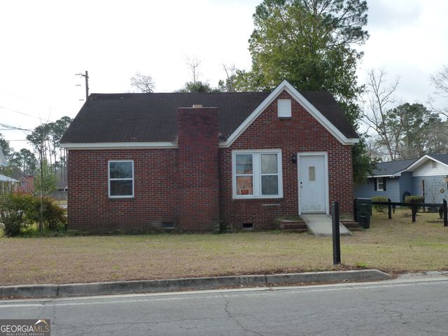 702 Rosedale Avenue, Claxton, GA 30417