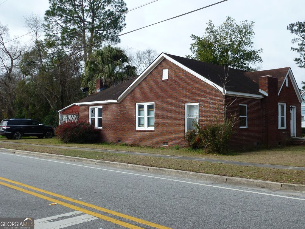 702 Rosedale Avenue, Claxton, GA 30417