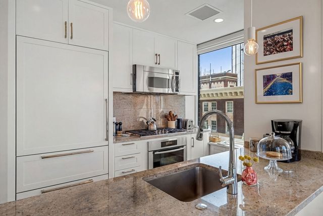 400 Stuart St 16J, Boston, MA 02116