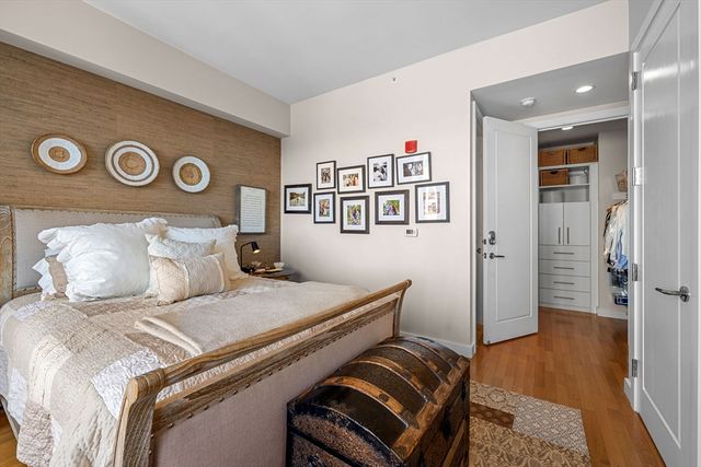 400 Stuart St 16J, Boston, MA 02116