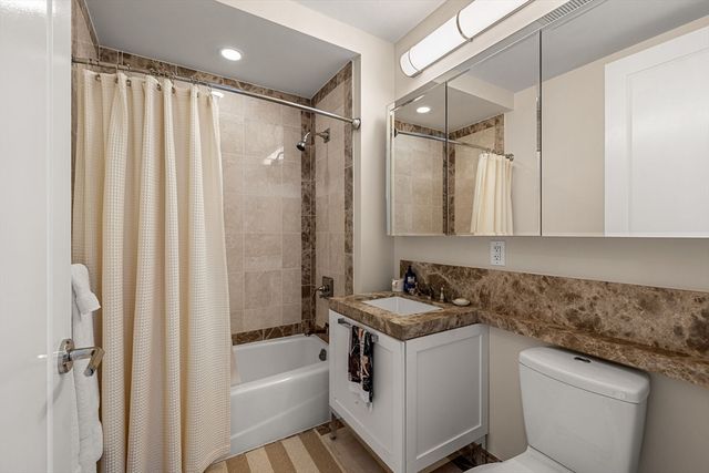 400 Stuart St 16J, Boston, MA 02116