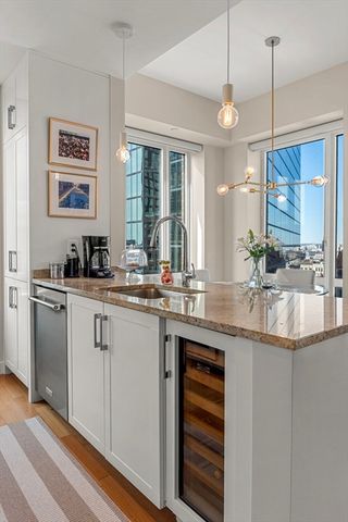 400 Stuart St 16J, Boston, MA 02116