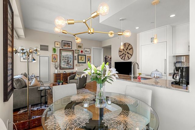 400 Stuart St 16J, Boston, MA 02116