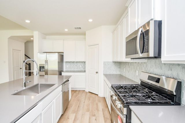 5624 Forest Cove Drive, Rosenberg, TX 77469