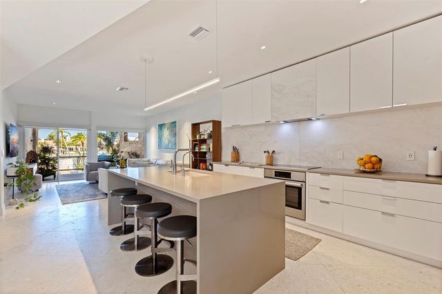 722 PINELLAS BAYWAY S 104, Tierra Verde, FL 33715