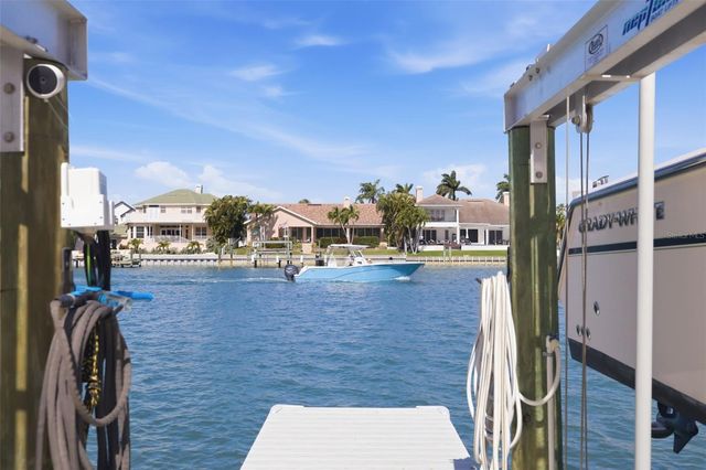 722 PINELLAS BAYWAY S 104, Tierra Verde, FL 33715