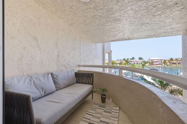 722 PINELLAS BAYWAY S 104, Tierra Verde, FL 33715