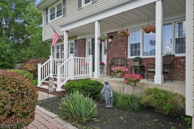 20 Sherman Pl, Mount Olive Twp., NJ 07836