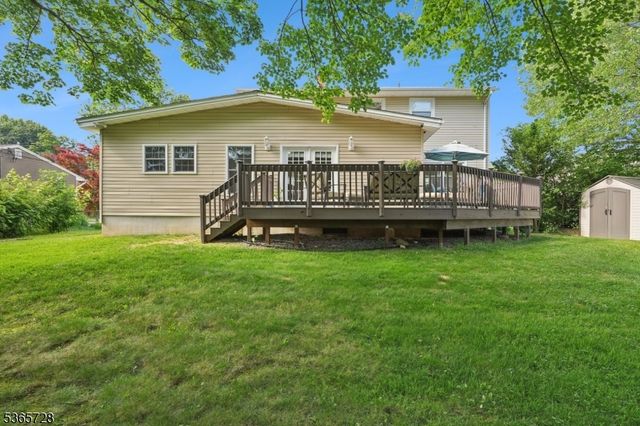 20 Sherman Pl, Mount Olive Twp., NJ 07836