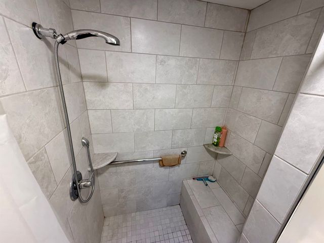 21 Roycraft Road, Manchester, NH 03103