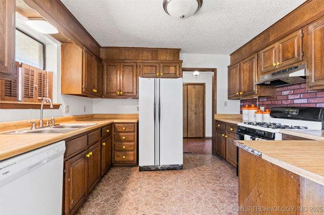 1100 N Oseuma Avenue C, Claremore, OK 74017